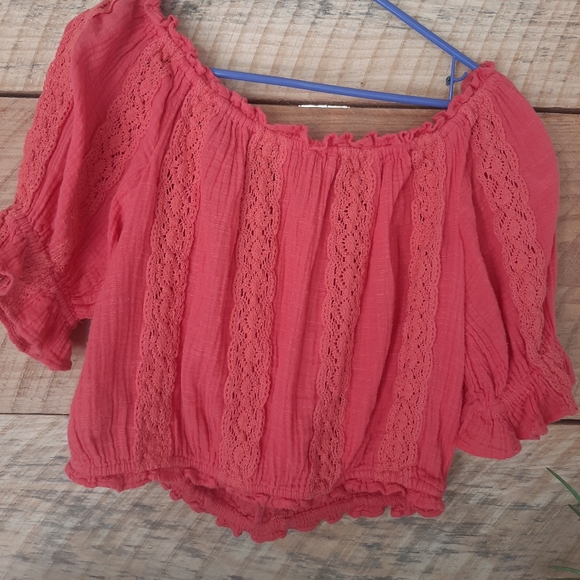 American EAGLE pink knit crop top, half arm length SIZE MEDIUM blouse - Picture 5 of 5